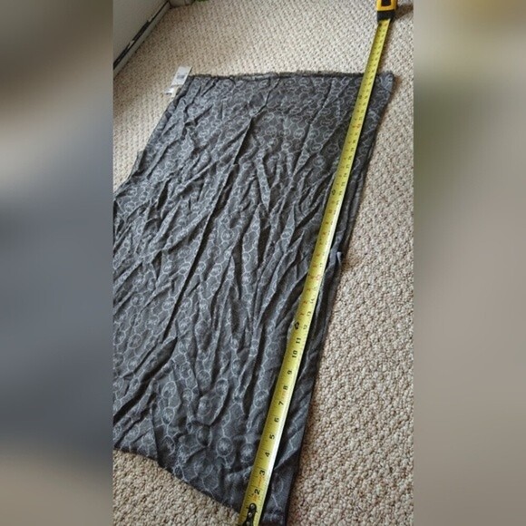 MICHAEL MICHAEL KORS Jet Set Logo Monogram Jacquard Long Scarf Wrap Silver Gray - Picture 8 of 9